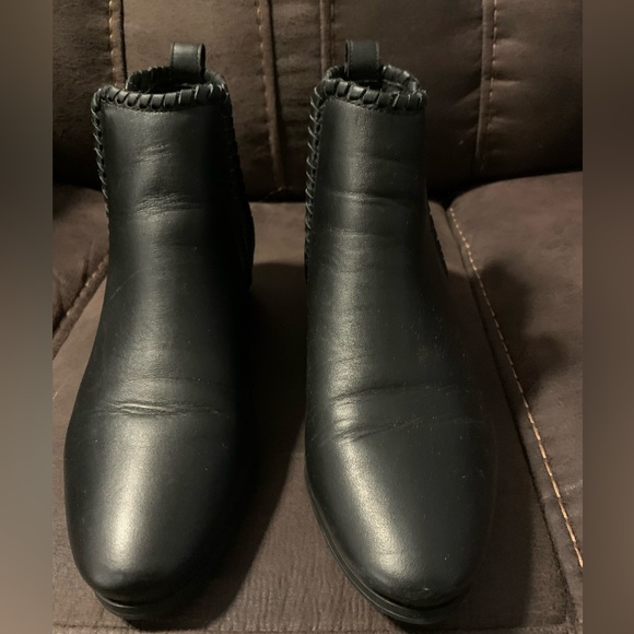 Jack Rogers Poppy Chelsea Booties. Black Leather. Size 8.5 - Picture 4 of 6